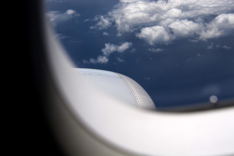 ポータブル電源を飛行機に持ち込む際の注意点は？